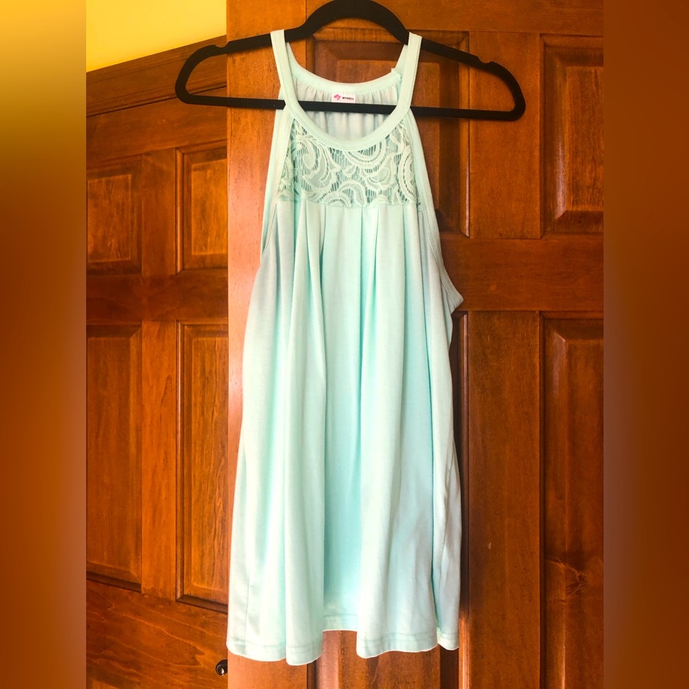 Women’s XL razor back top